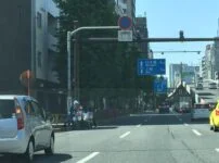 複雑な交通。色々な情報を入れないと安全に運転することが出来ない