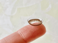 カラーコンタクト