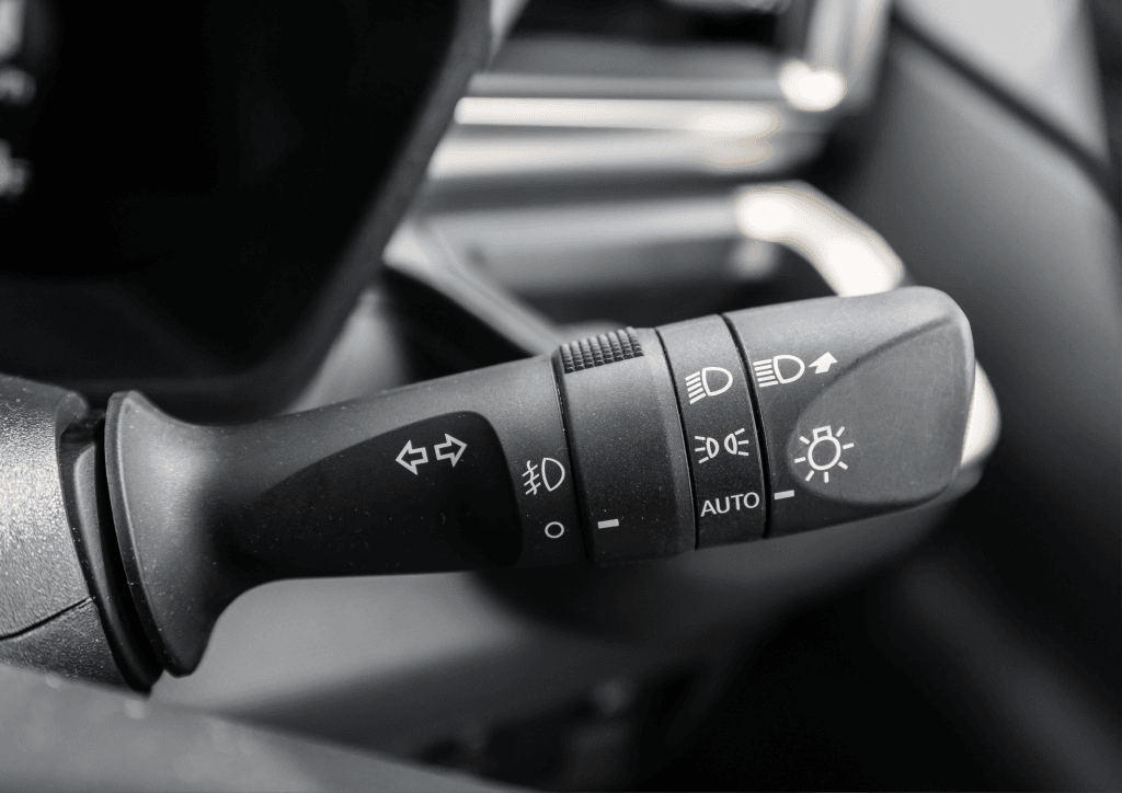 AT車のライトをつける