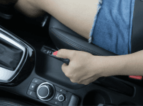 自動車のハンドブレーキ